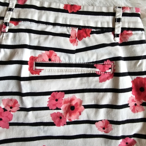 Elle Striped Floral Chino Walking Shorts‎ Women Pink Black White Size 12 - Picture 13 of 14